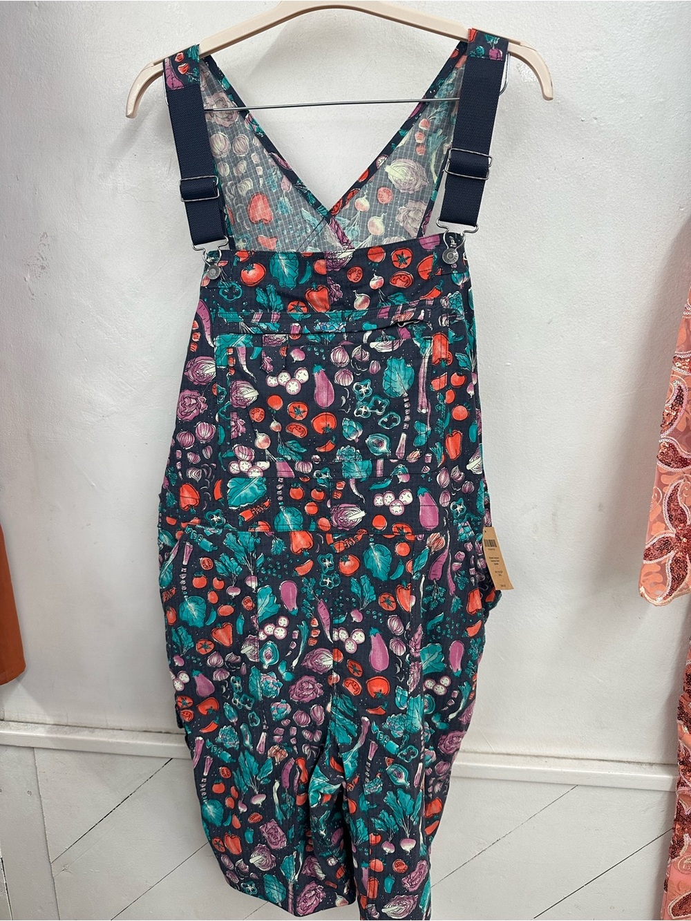 Duluth trading co heirloom gardening short overalls vegetable print size XXL Wmn